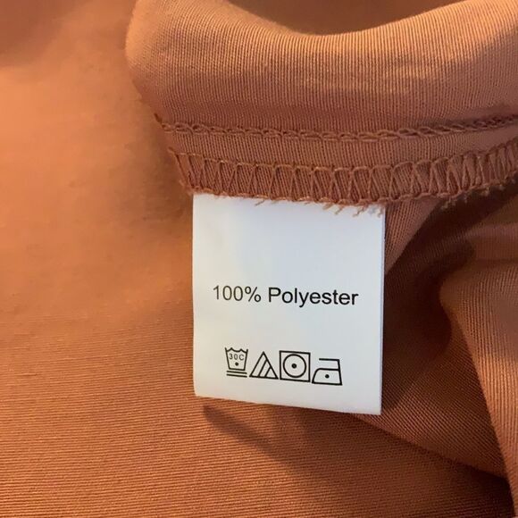 SHEIN short sleeve ruffled blouse boatneck w/ buttons in back. - Picture 6 of 8